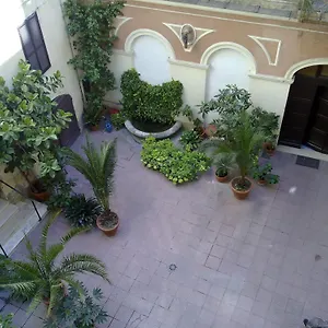 San Daniele Bundi House 2*, Rome Italië